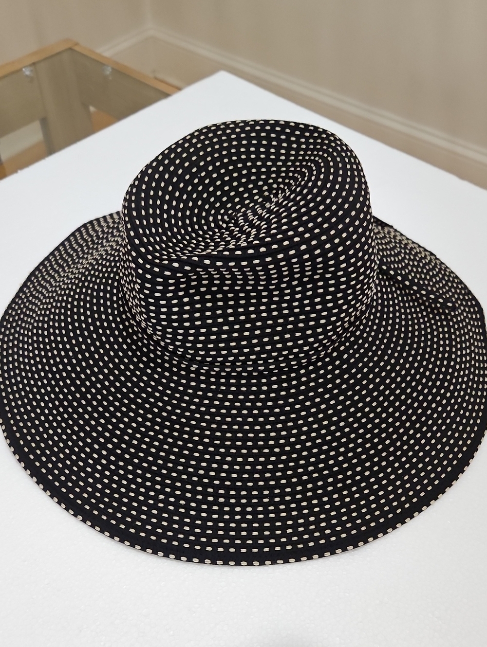 Wide Brim Black and Tan Dot Sun Hat